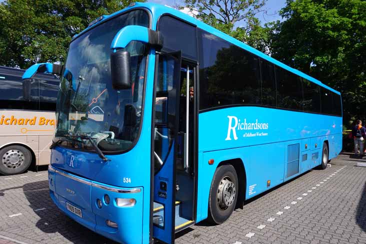 Richardsons Volvo B12M Plaxton 534